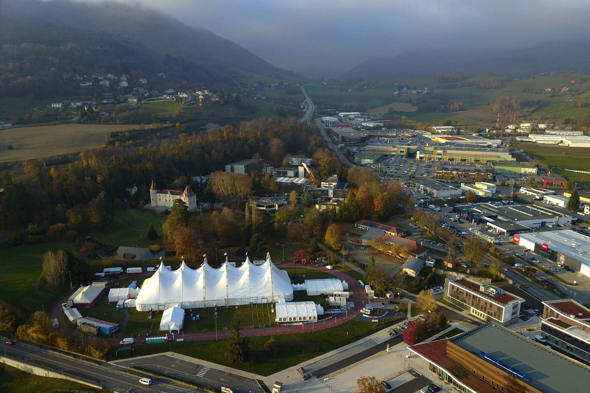 chapiteau du Festival International du Cirque - vue aérienne