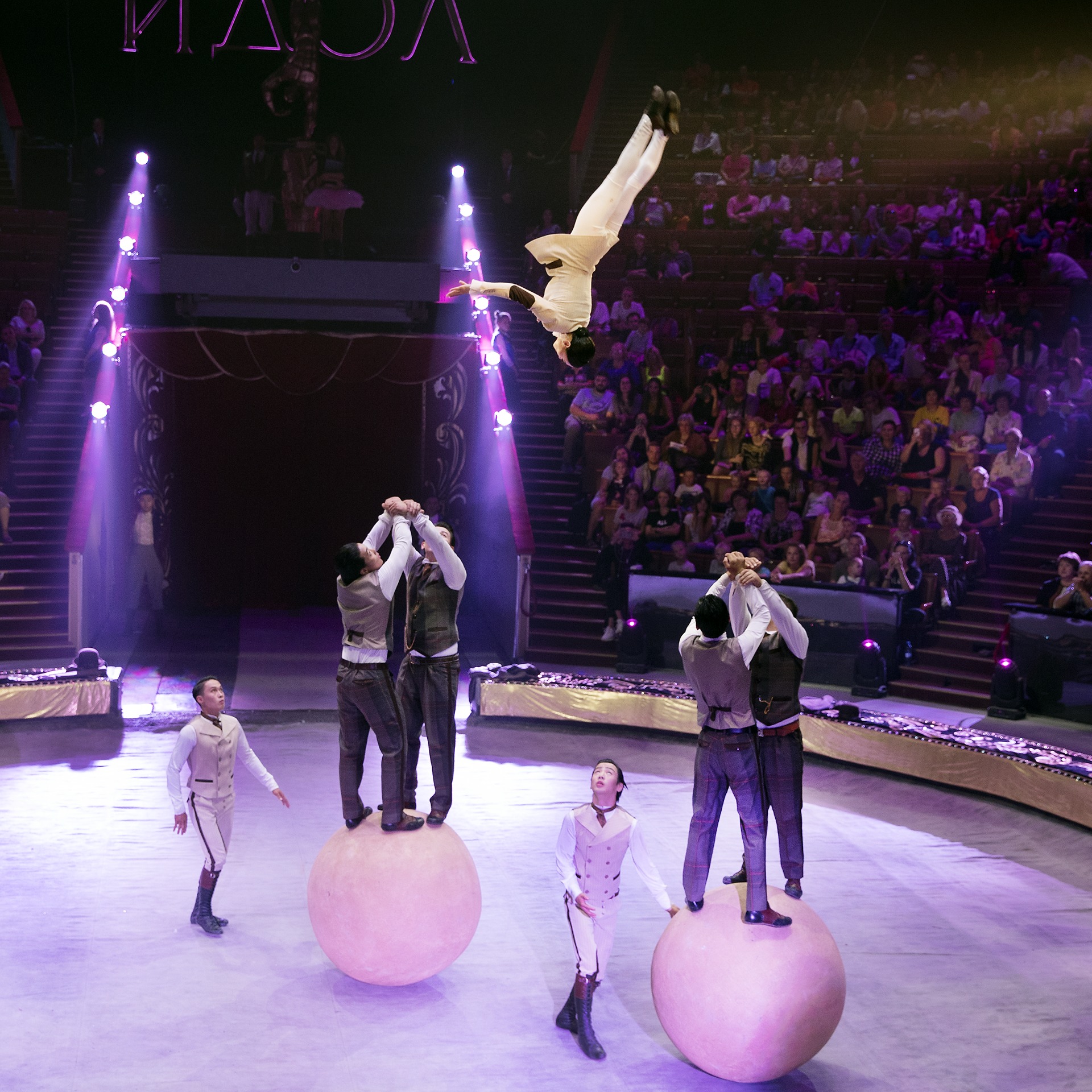 Mystery of Gentlemen's (3)