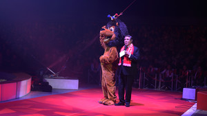 Festival International du Cirque 2017 - Jean-Pierre Foucault avec le Lion KING JOUET