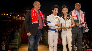 Festival International du Cirque 2017 - Remise étoile d'or  shuang Jian - zhang fan