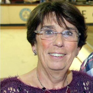 Annie Deschamps